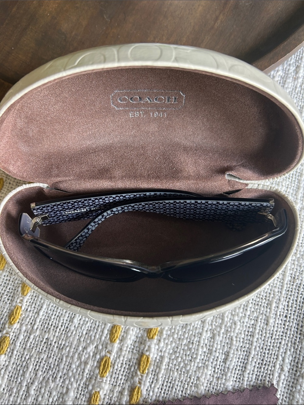 Vintage COACH Women’s Keri Black Sunglasses with Coach Hard Case - Picture 5 of 7